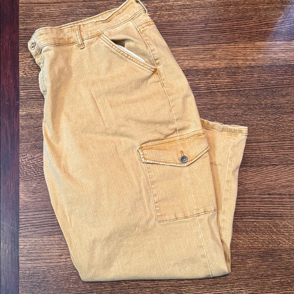 LOGO by Lori Goldstein Harvest Gold Stretch Boyfriend Cargo Jeans Size 20WP - Picture 1 of 11